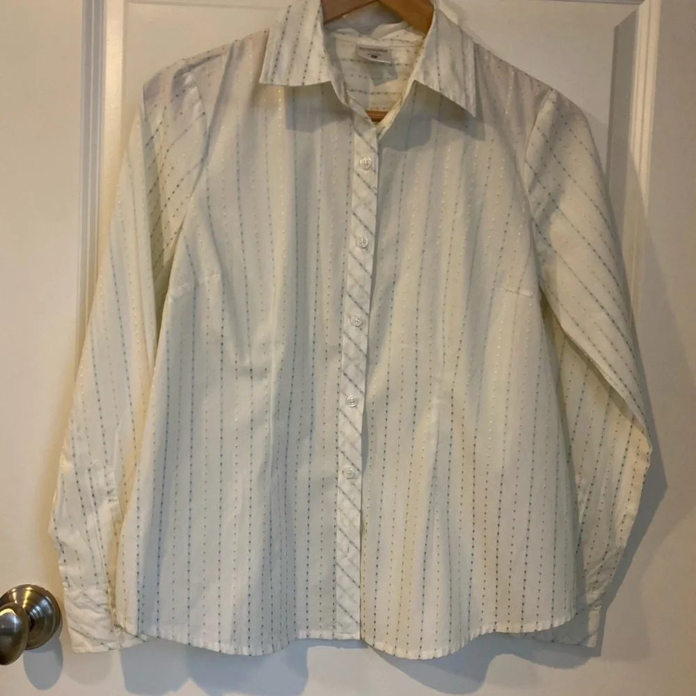 Maternity button down top - Picture 1 of 4